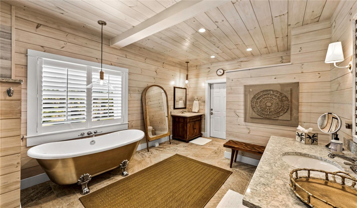 255 WHEELER ROAD, BOCA GRANDE, Florida 33921, 5 Bedrooms Bedrooms, 0 ,3 BathroomsBathrooms,Residential,Sold,WHEELER,0,D6130524