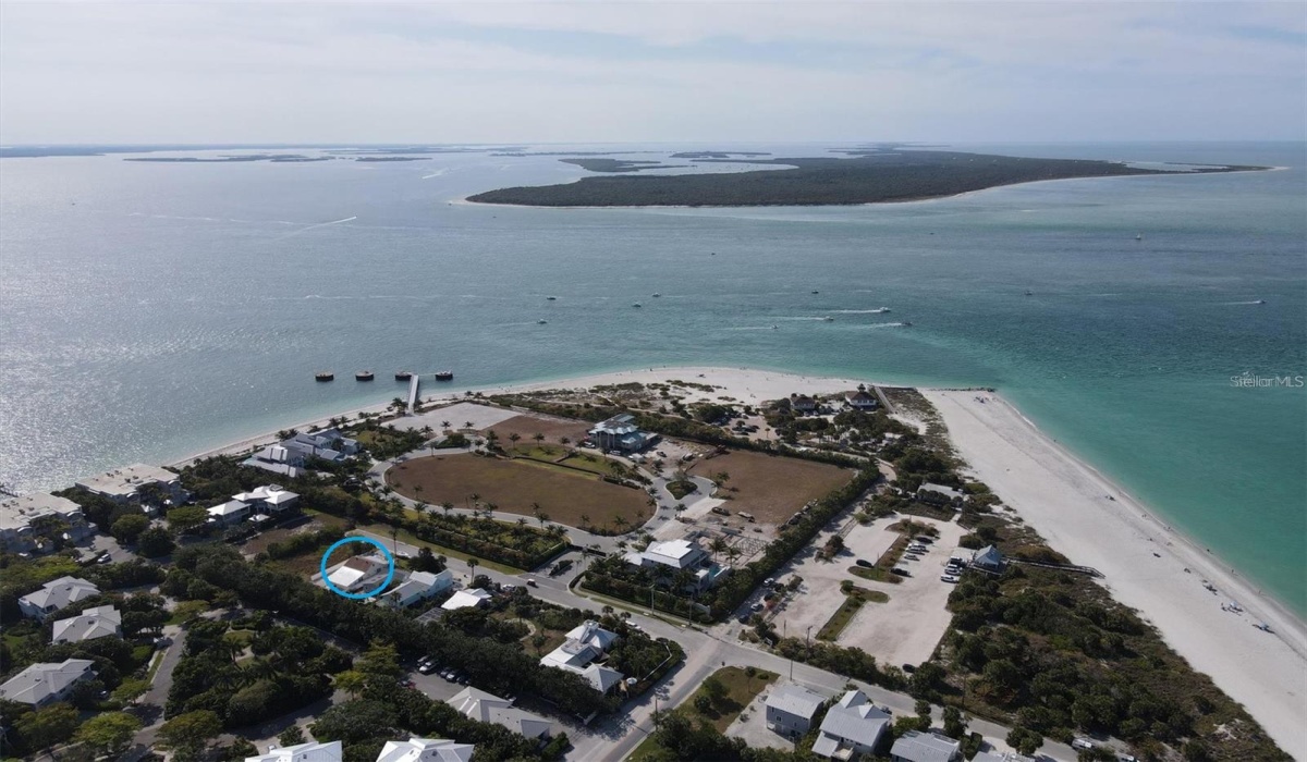 Southeast facing aerial of Home / Lot