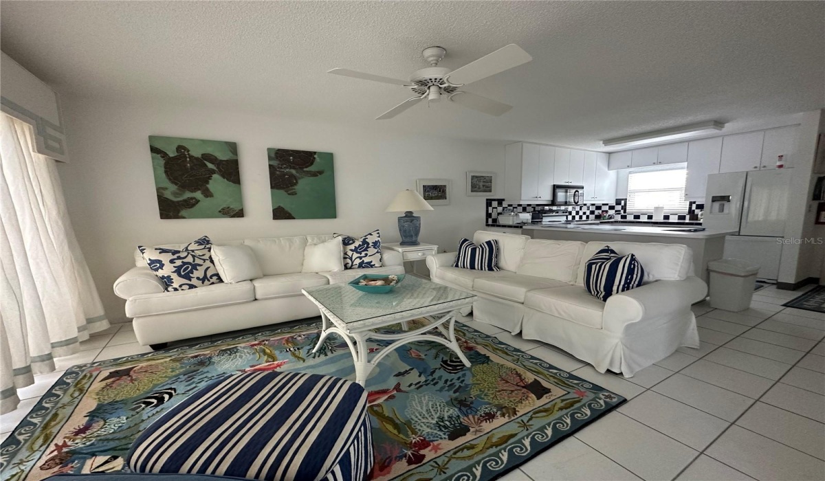 Living Room/Kitchen