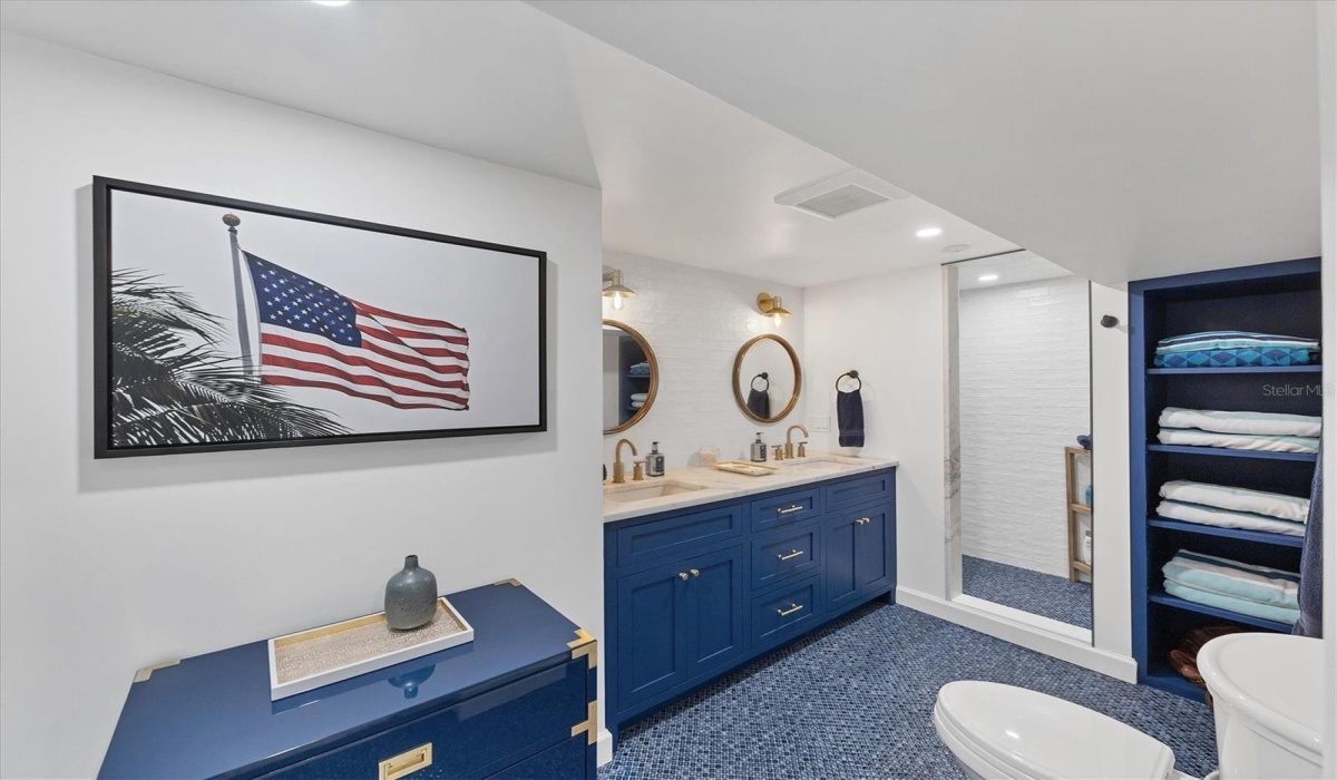 1st Floor Guest Bathroom