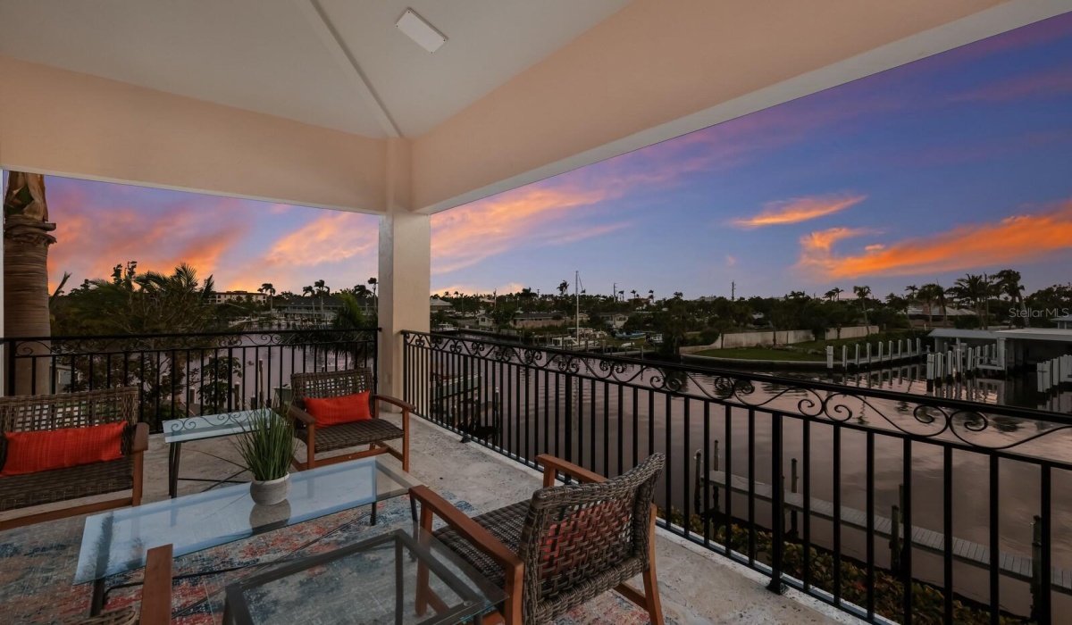Top Floor Terrace