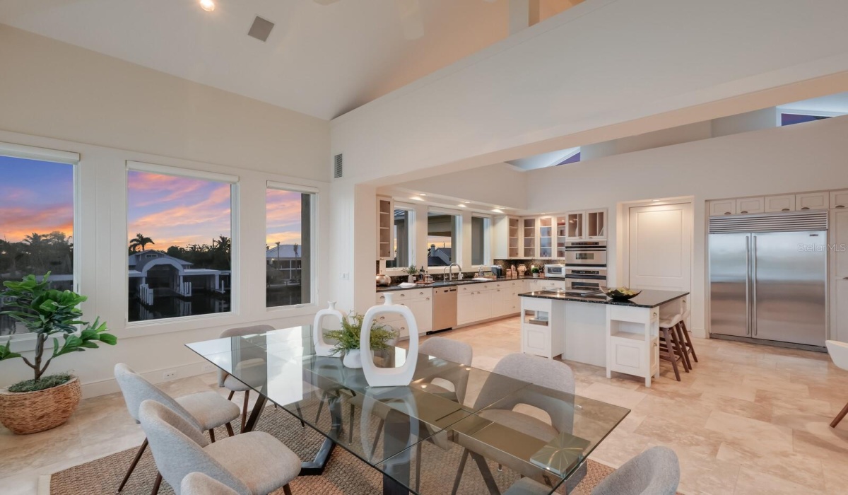 Breakfast Dining Area/Kitchen