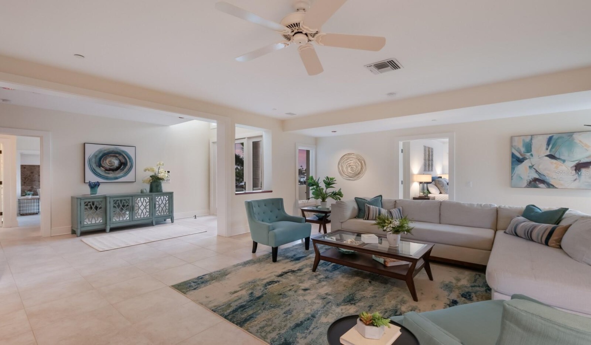 Guest Suite Lounge