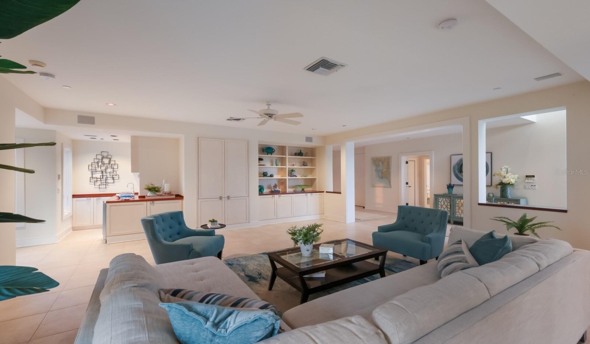 Guest Suite Lounge