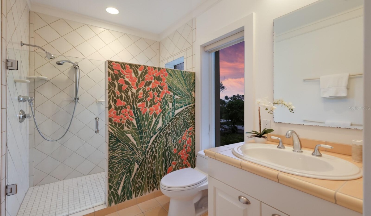 Guest Suite 1 Bathroom