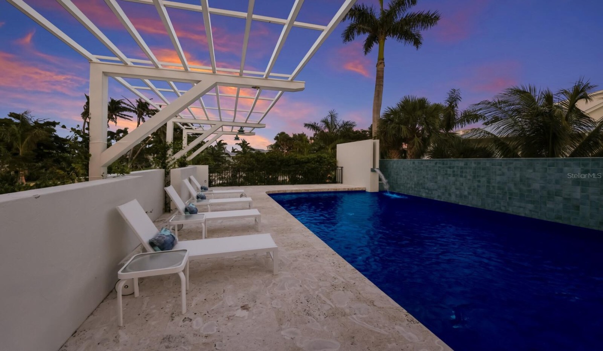 Pool Area w/ Custom Designed Water Feature/Fountain