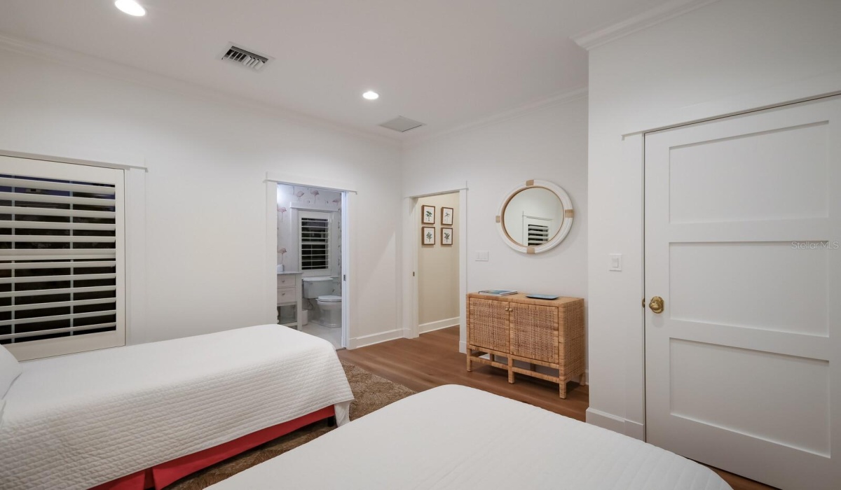 Guest Bedroom #1