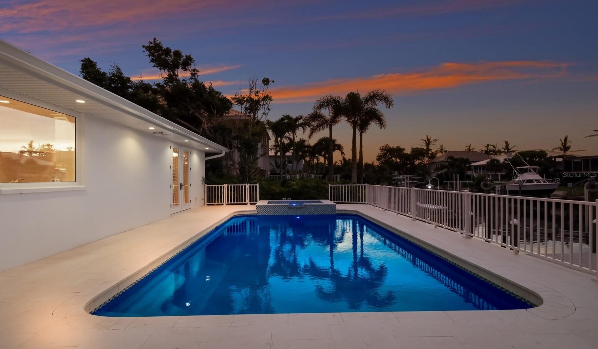 Resurfaced pool, bench seat added in deep end