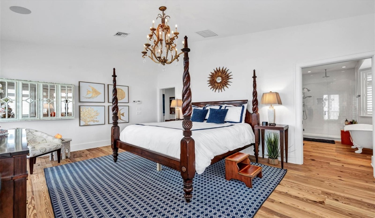 Large Master Bedroom!