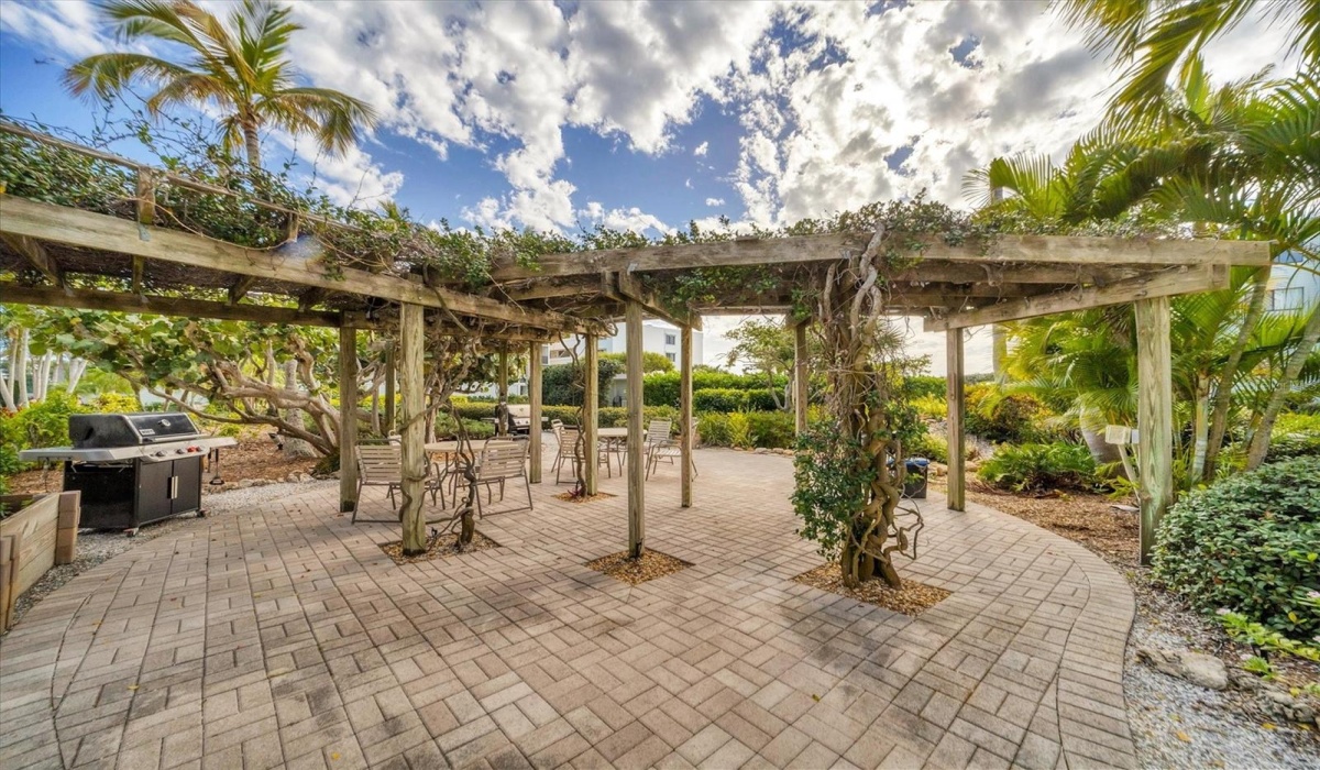 Courtyard grilling area