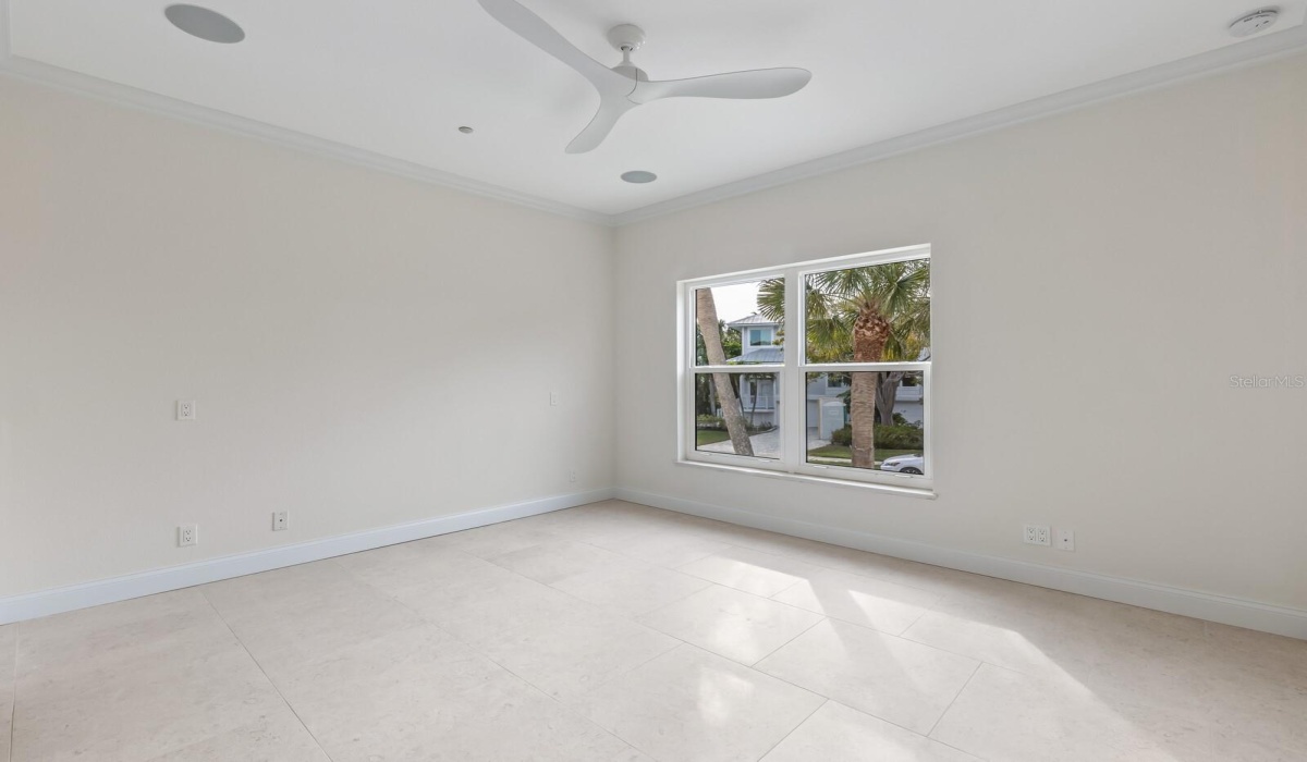 Guest bedroom with ensuite