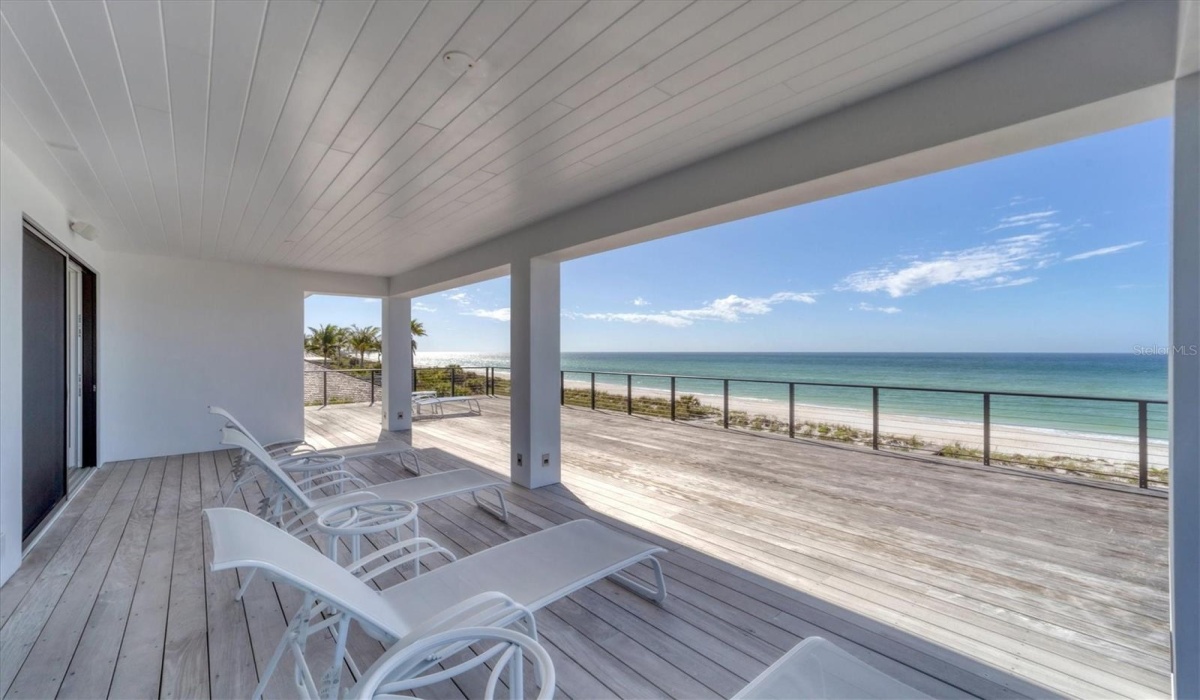 Upstairs Deck