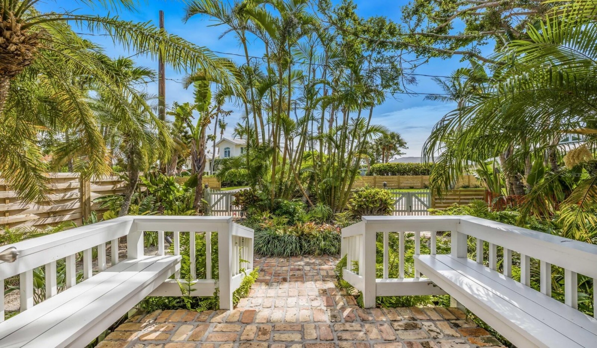 371 LEE AVENUE, BOCA GRANDE, Florida 33921, 2 Bedrooms Bedrooms, 0 ,2 BathroomsBathrooms,Residential,Sold,LEE,0,D6134549