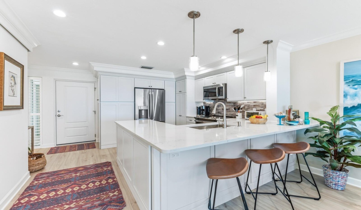 Kitchen/Breakfast Bar
