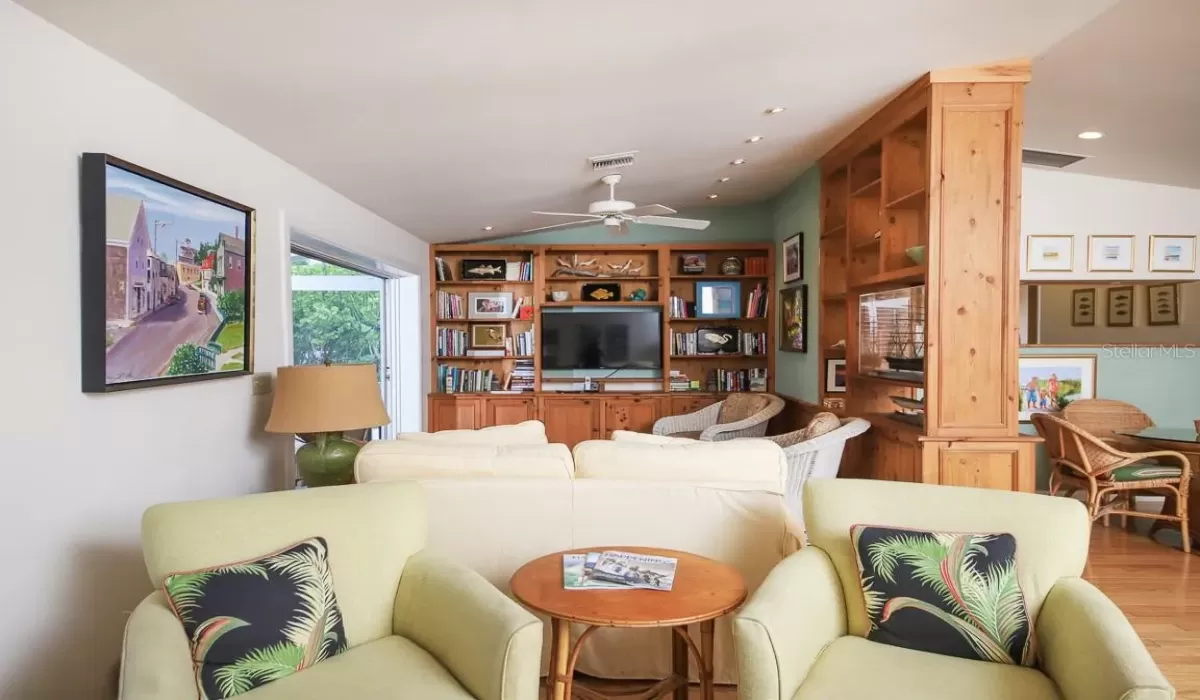 4 Bedrooms Bedrooms, 0 ,3 BathroomsBathrooms,Residential Lease,For Sale,0,D6130783