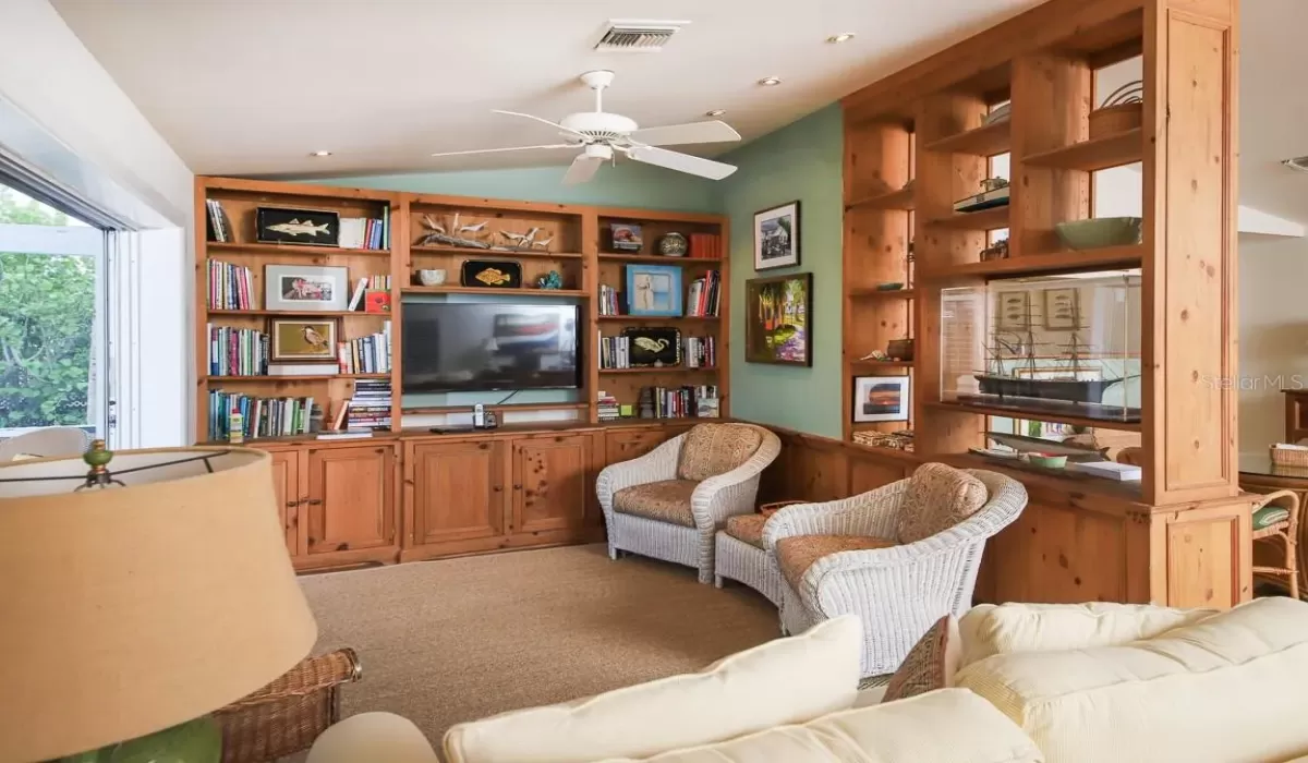 4 Bedrooms Bedrooms, 0 ,3 BathroomsBathrooms,Residential Lease,For Sale,0,D6130783