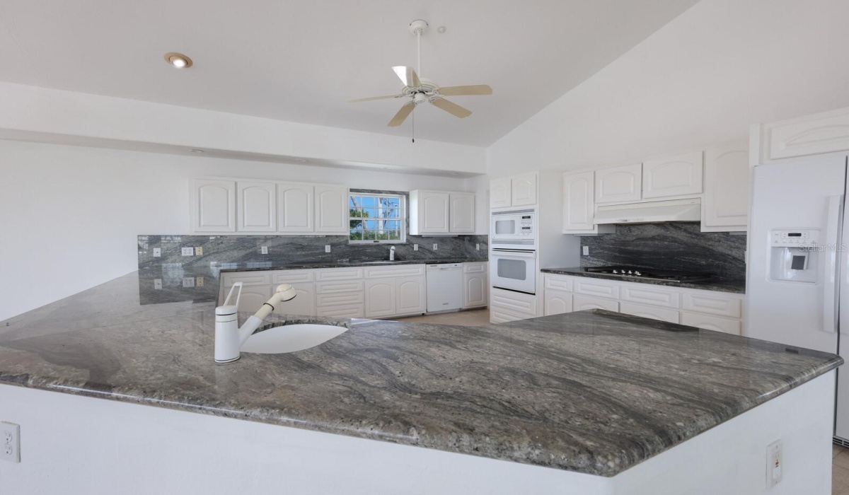 3 Bedrooms Bedrooms, 0 ,3 BathroomsBathrooms,Residential,Sold,0,D6127627