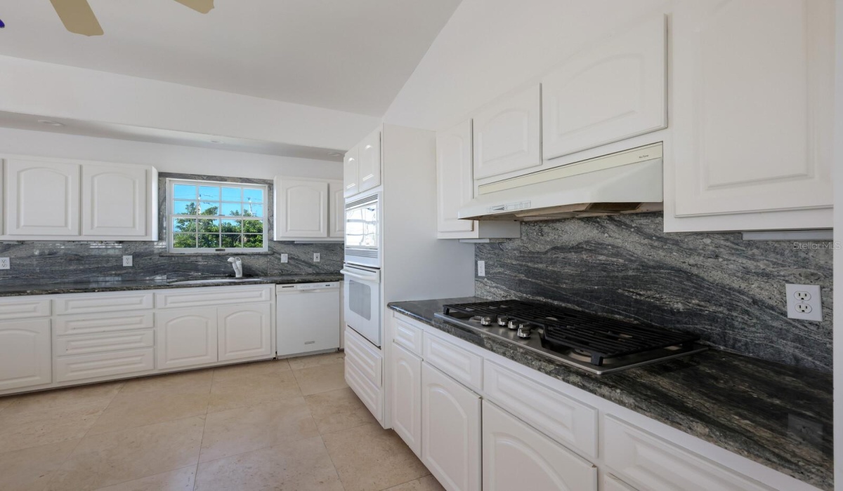 3 Bedrooms Bedrooms, 0 ,3 BathroomsBathrooms,Residential,Sold,0,D6127627