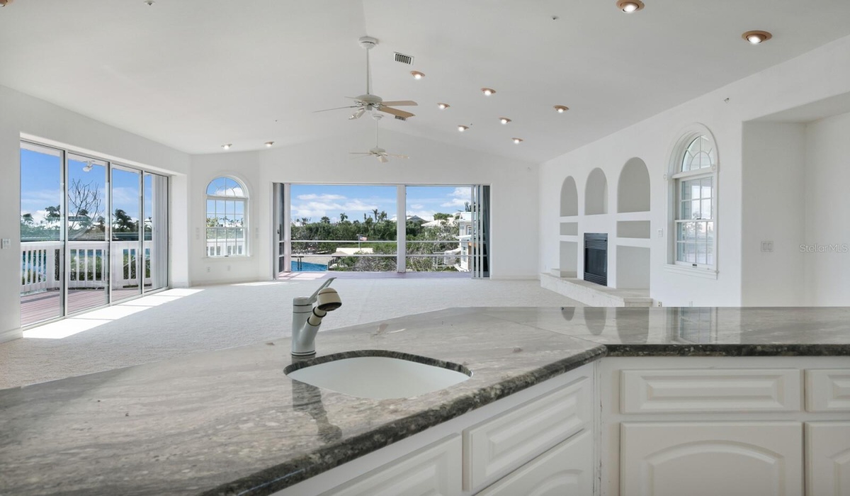 3 Bedrooms Bedrooms, 0 ,3 BathroomsBathrooms,Residential,Sold,0,D6127627