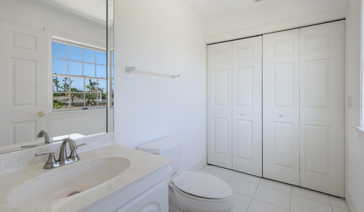 3 Bedrooms Bedrooms, 0 ,3 BathroomsBathrooms,Residential,Sold,0,D6127627