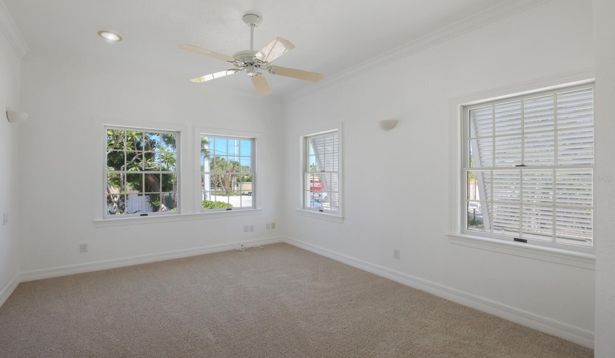 3 Bedrooms Bedrooms, 0 ,3 BathroomsBathrooms,Residential,Sold,0,D6127627