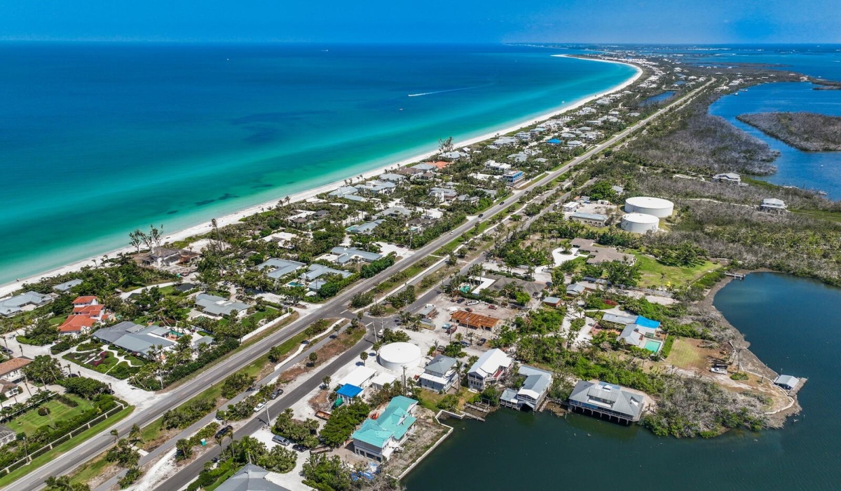 3 Bedrooms Bedrooms, 0 ,3 BathroomsBathrooms,Residential,Sold,0,D6127627