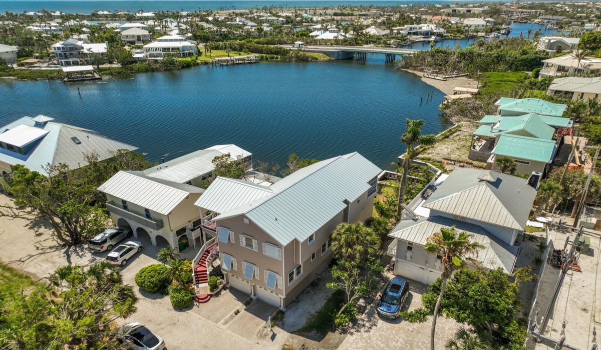 3 Bedrooms Bedrooms, 0 ,3 BathroomsBathrooms,Residential,Sold,0,D6127627