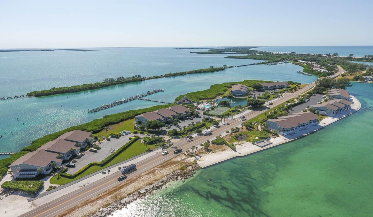 2 Bedrooms Bedrooms, 0 ,2 BathroomsBathrooms,Residential,Sold,0,D6126561