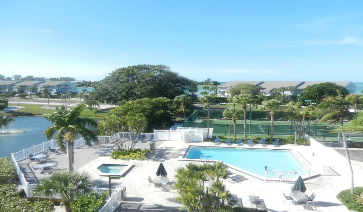 2 Bedrooms Bedrooms, 0 ,2 BathroomsBathrooms,Residential,Sold,0,D6126561