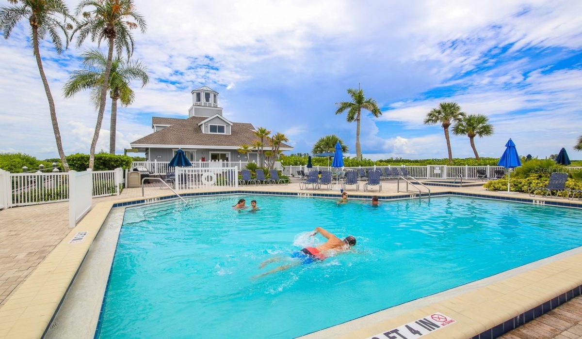 2 Bedrooms Bedrooms, 0 ,2 BathroomsBathrooms,Residential,Sold,0,D6126561