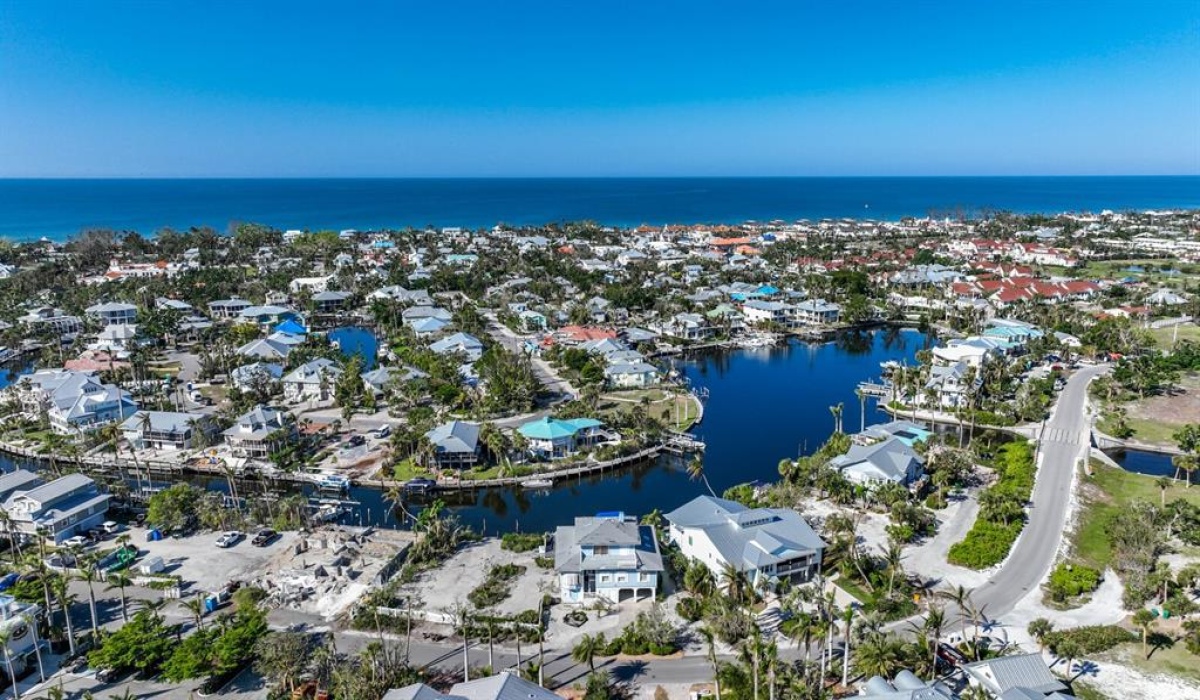 4 Bedrooms Bedrooms, 0 ,3 BathroomsBathrooms,Residential,Sold,0,D6128608