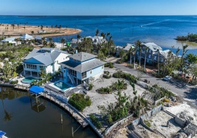 4 Bedrooms Bedrooms, 0 ,3 BathroomsBathrooms,Residential,Sold,0,D6128608