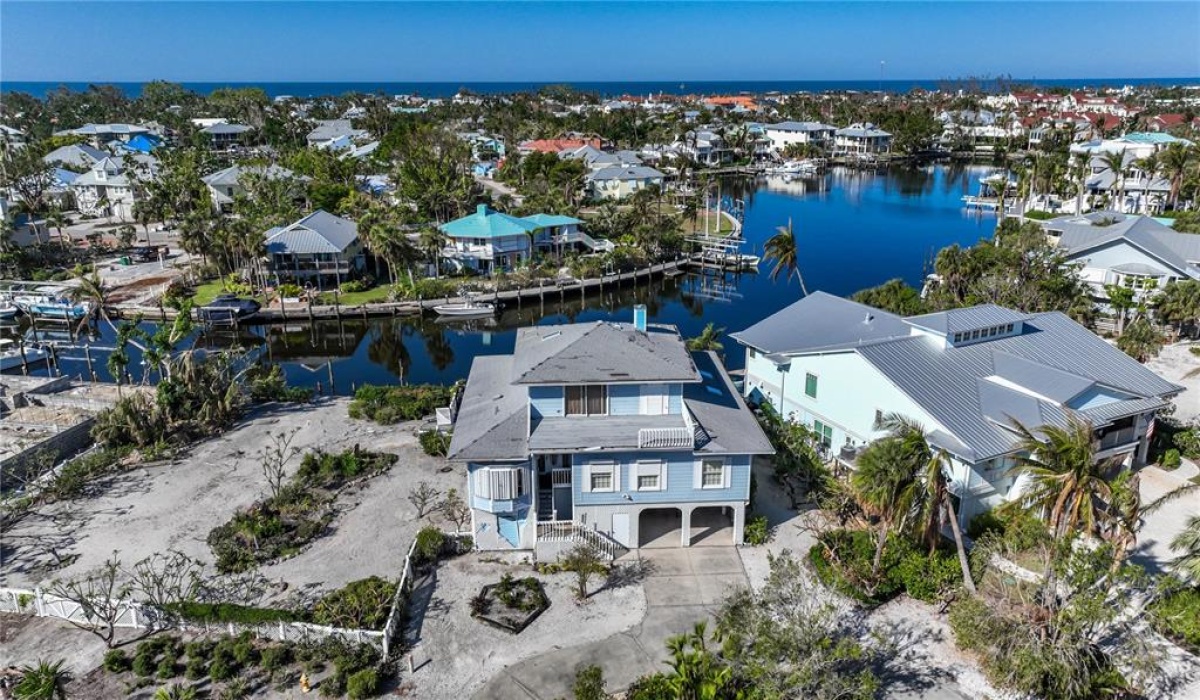 4 Bedrooms Bedrooms, 0 ,3 BathroomsBathrooms,Residential,Sold,0,D6128608
