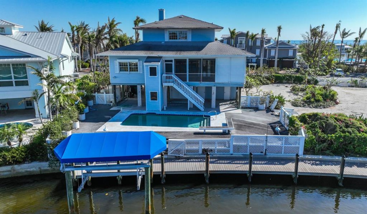4 Bedrooms Bedrooms, 0 ,3 BathroomsBathrooms,Residential,Sold,0,D6128608