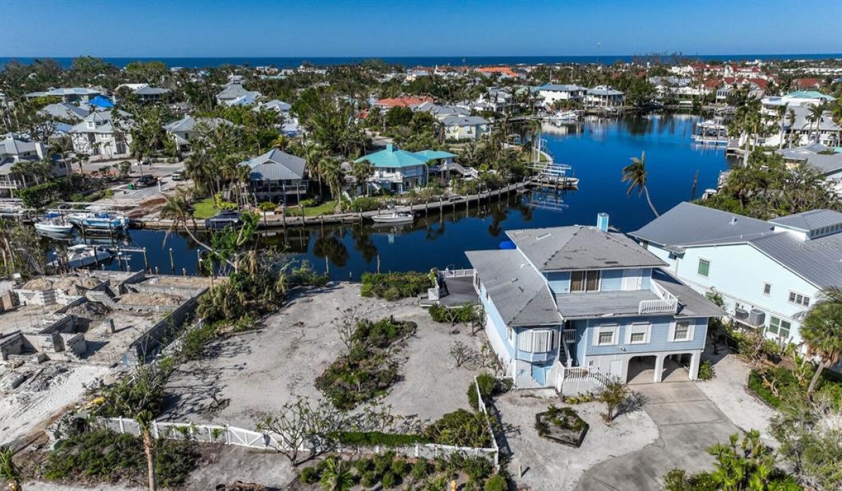 4 Bedrooms Bedrooms, 0 ,3 BathroomsBathrooms,Residential,Sold,0,D6128608