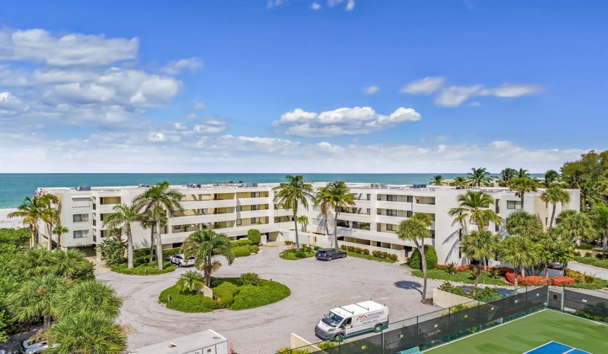 2 Bedrooms Bedrooms, 0 ,2 BathroomsBathrooms,Residential,Sold,0,D6128201
