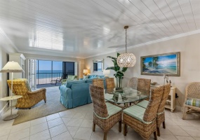 2 Bedrooms Bedrooms, 0 ,2 BathroomsBathrooms,Residential,Sold,0,D6128201
