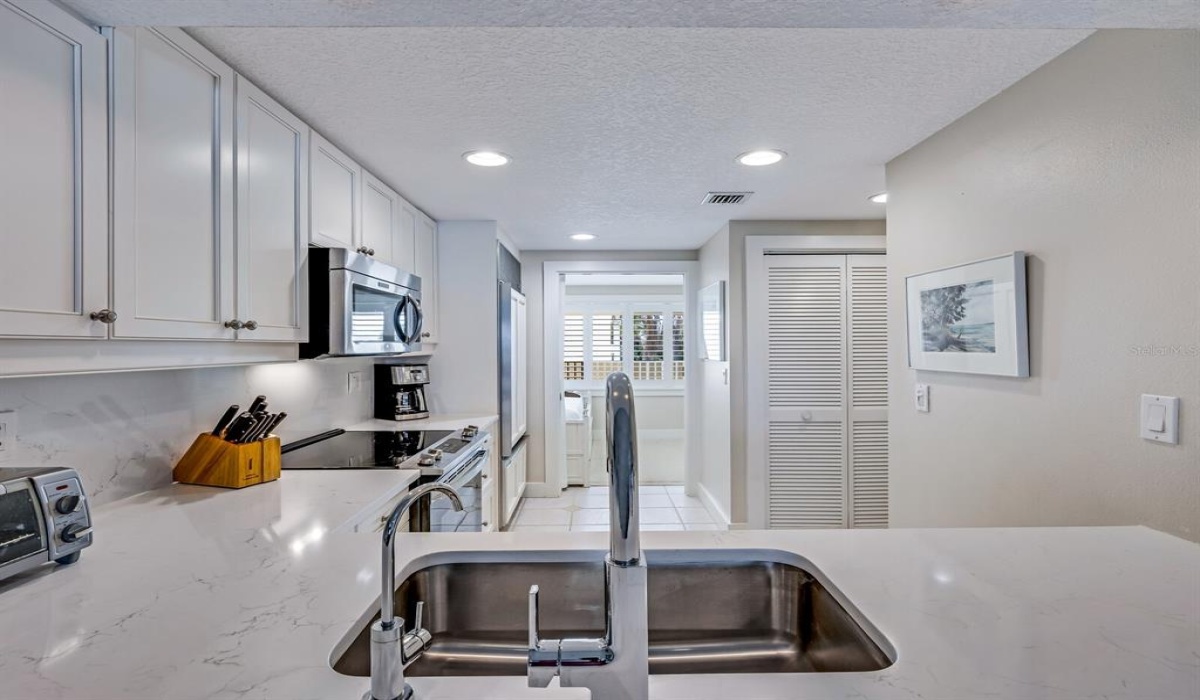 2 Bedrooms Bedrooms, 0 ,2 BathroomsBathrooms,Residential,Sold,0,D6128201