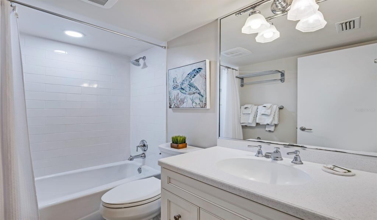 2 Bedrooms Bedrooms, 0 ,2 BathroomsBathrooms,Residential,Sold,0,D6128201