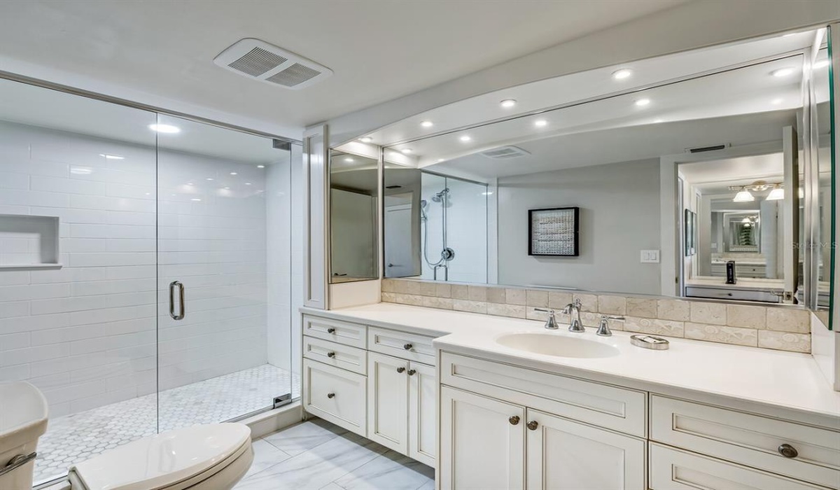 2 Bedrooms Bedrooms, 0 ,2 BathroomsBathrooms,Residential,Sold,0,D6128201