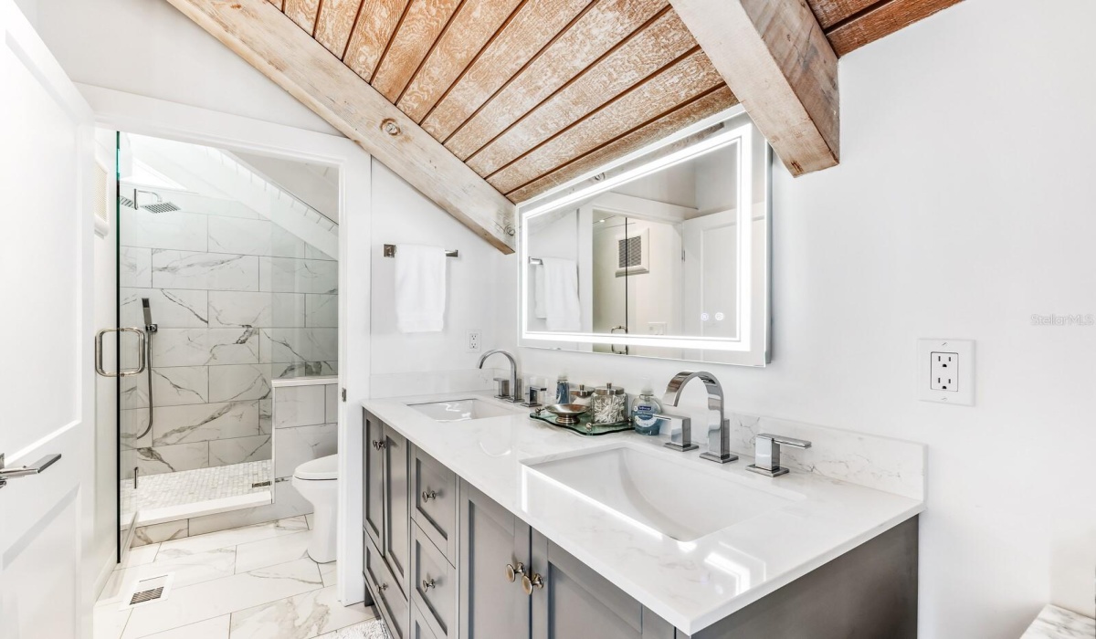 Upstairs Bathroom