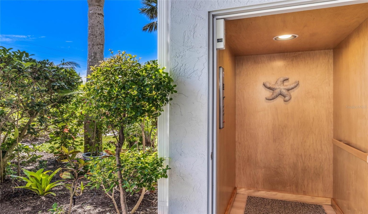 3 Bedrooms Bedrooms, 0 ,3 BathroomsBathrooms,Residential,Sold,0,D6129698