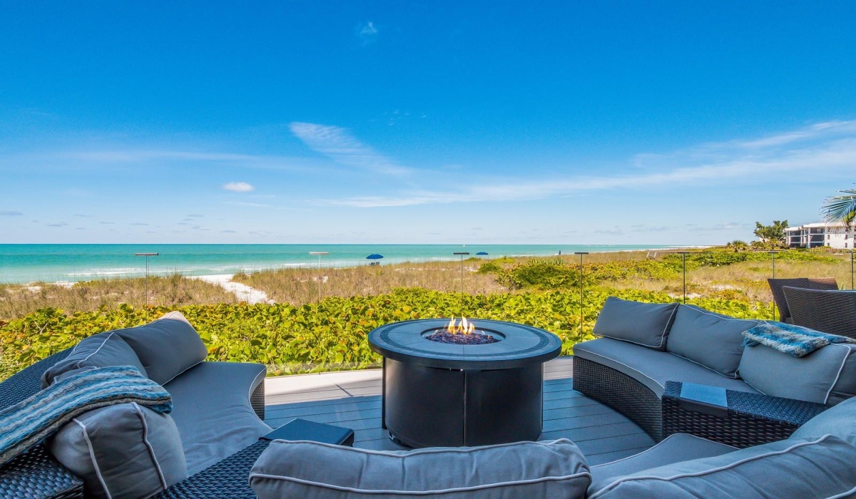 Clubhouse Gulf Front Deck