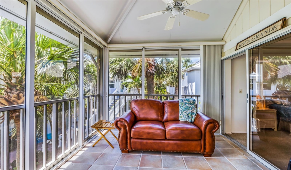 3 Bedrooms Bedrooms, 0 ,3 BathroomsBathrooms,Residential,Sold,0,D6129740