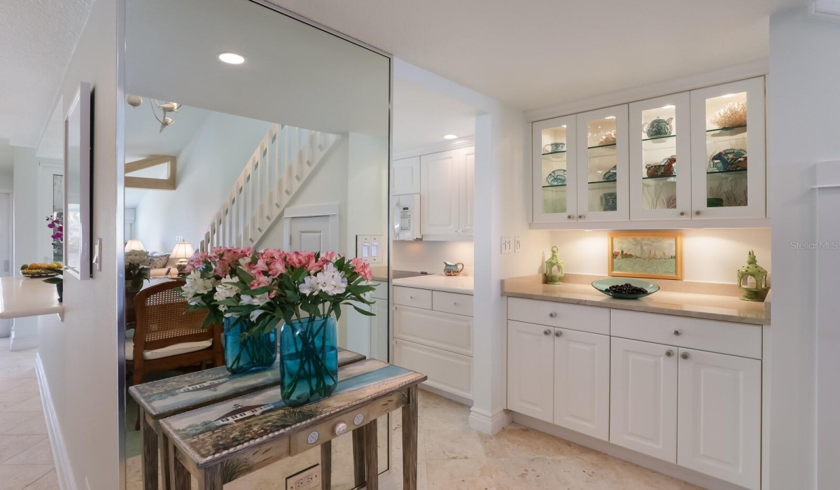 2 Bedrooms Bedrooms, 0 ,2 BathroomsBathrooms,Residential,For Sale,0,D6132642