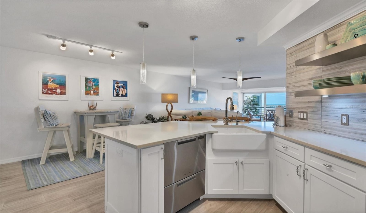 2 Bedrooms Bedrooms, 0 ,2 BathroomsBathrooms,Residential,For Sale,0,D6134973