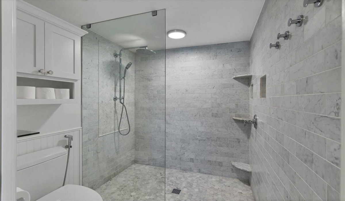Master Shower!