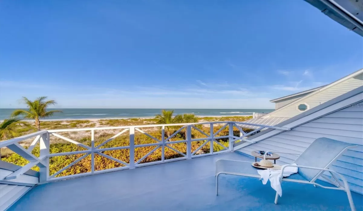 balcony off owners suite
