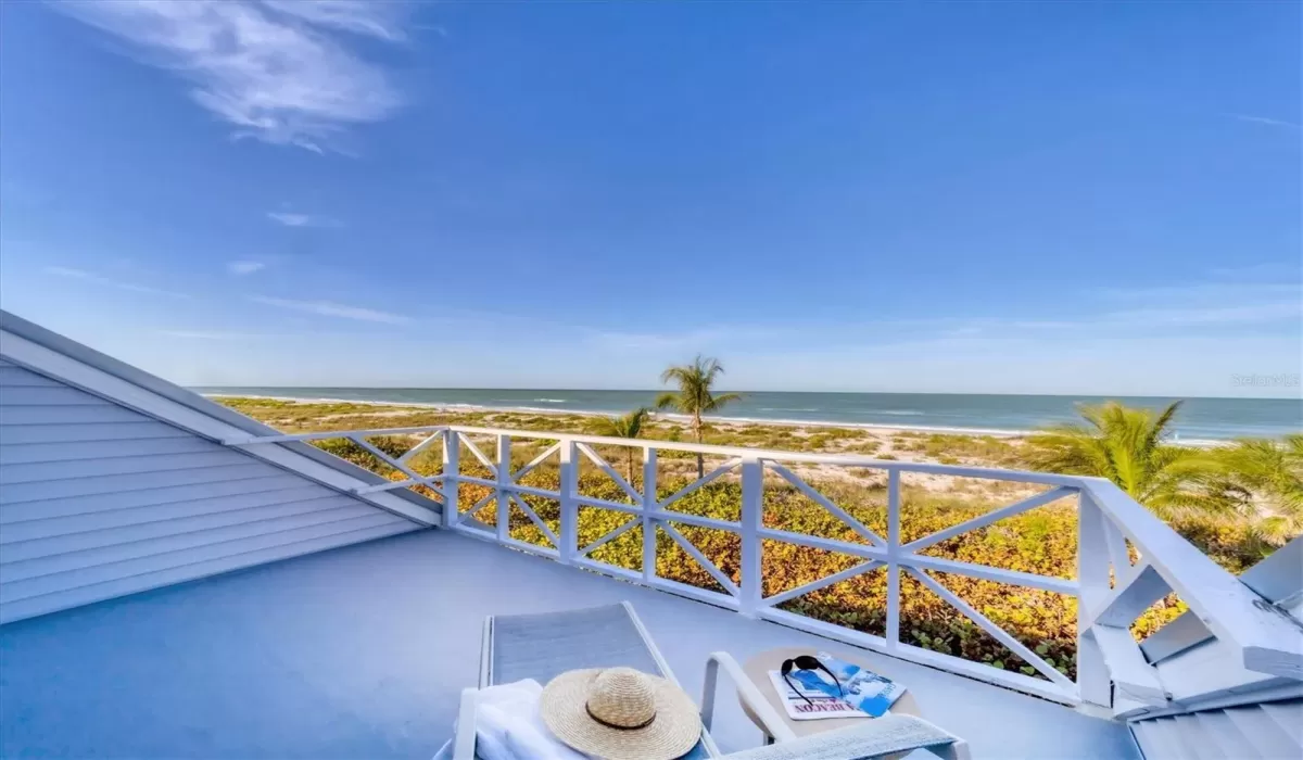 balcony off owners suite