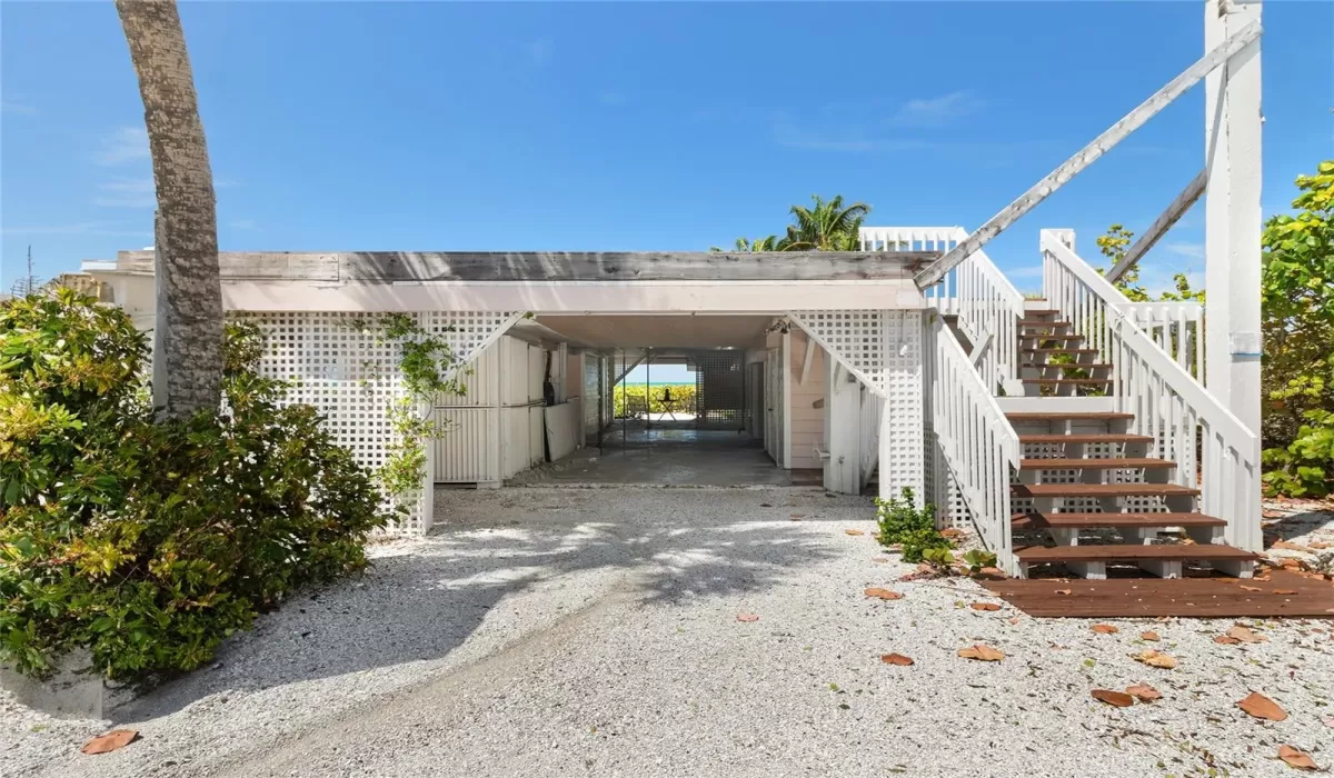 0 , 0 ,0,Land,Sold,0,D6136000